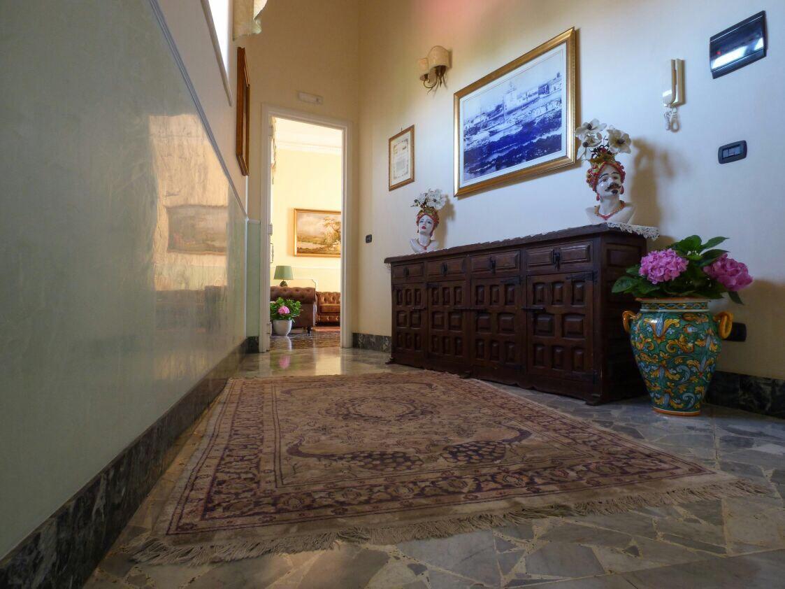 Palazzo Giovanni Bed And Breakfast Acireale Εξωτερικό φωτογραφία