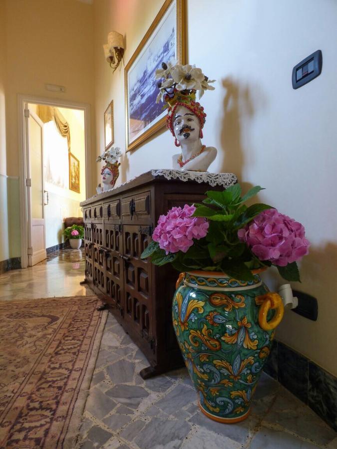 Palazzo Giovanni Bed And Breakfast Acireale Εξωτερικό φωτογραφία